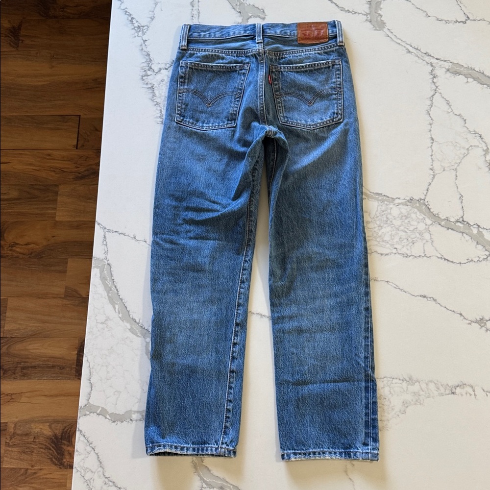 LEVIS Wedgie Straight 26 - Picture 2 of 15